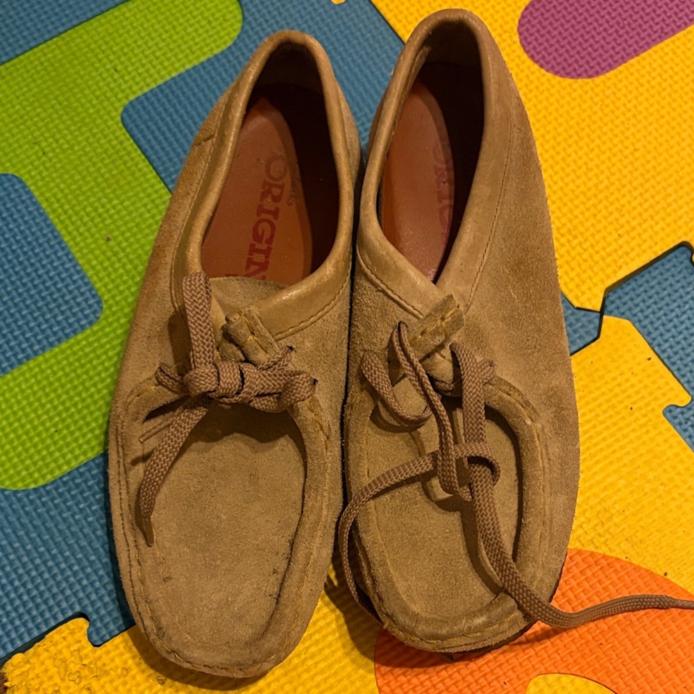 Clarks Brown Suede 🤎 size 6 perfect condition
